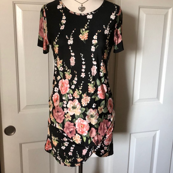 ✨Host Pick✨Pink Lily Floral Top - Picture 4 of 9